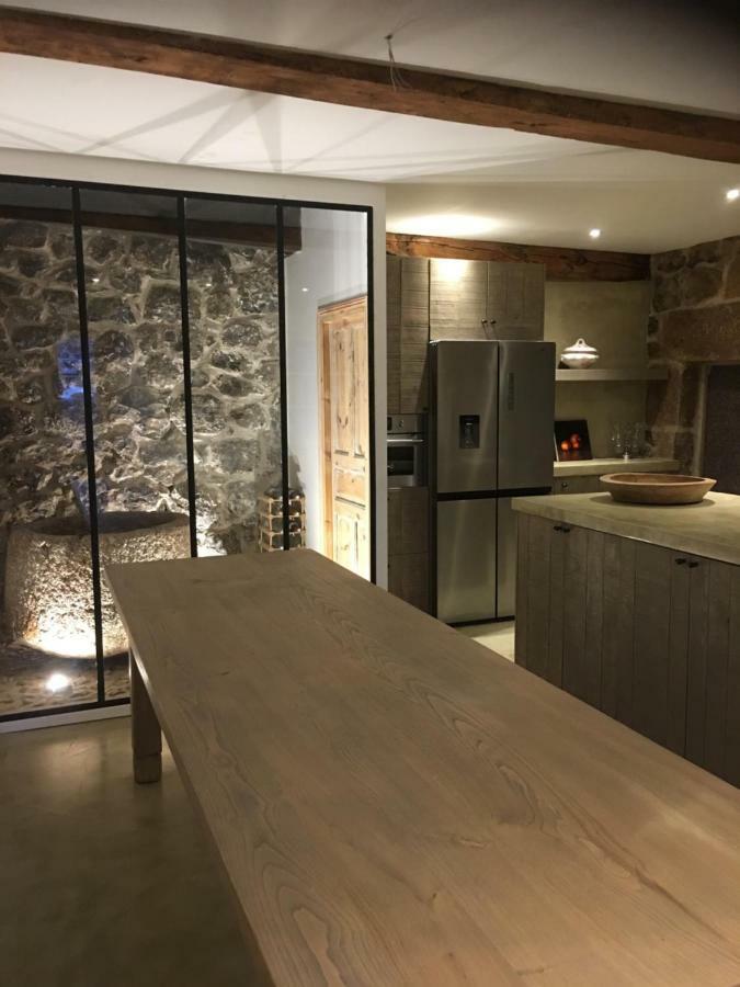 LA CURE grande maison de charme de 2 a 14 personnes Saint-Urcize Eksteriør bilde
