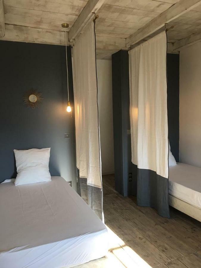 LA CURE grande maison de charme de 2 a 14 personnes Saint-Urcize Eksteriør bilde