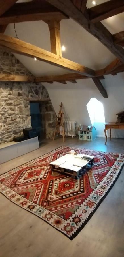 LA CURE grande maison de charme de 2 a 14 personnes Saint-Urcize Eksteriør bilde